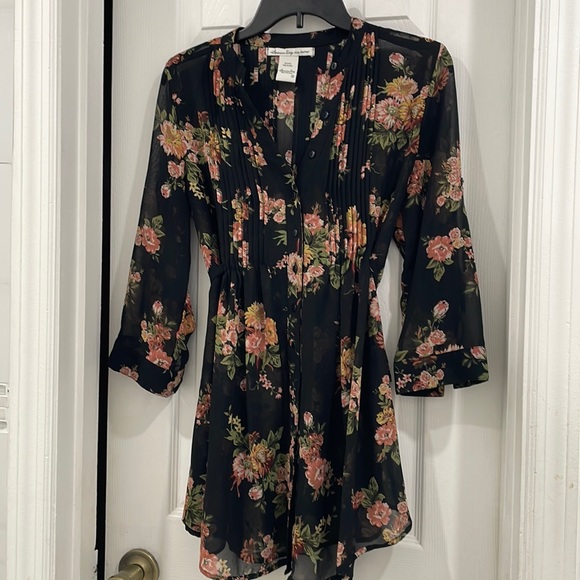 American Rag Tops - American Rag floral blouse size small